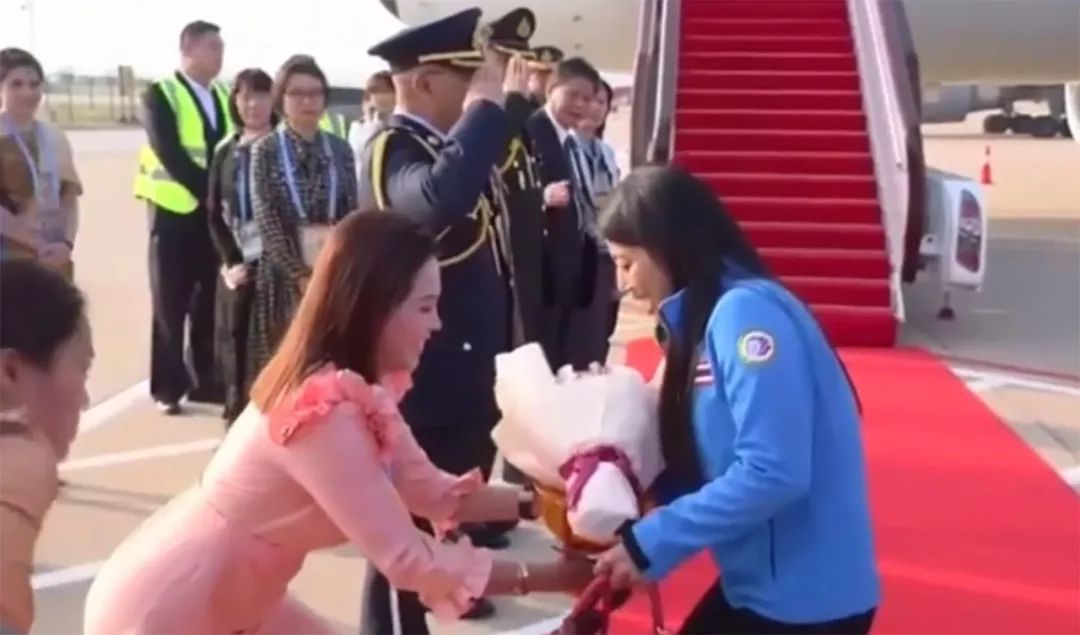 泰国公主时装设计,泰国公主走秀视频