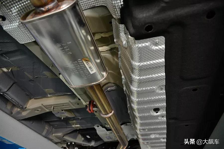 领克09底盘和xc90底盘对比,领克09底盘和福特探险者底盘对比