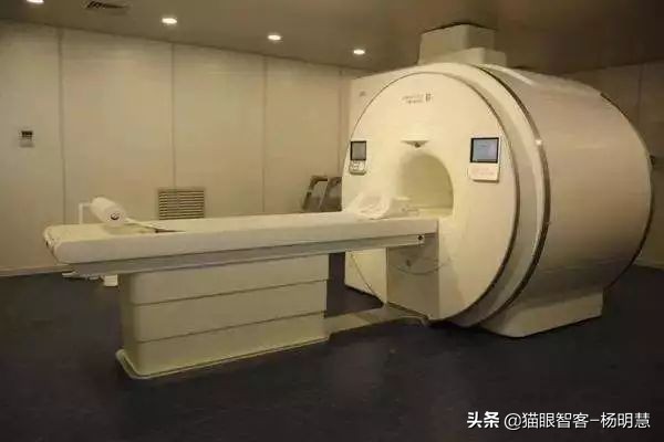 月球背面永远是黑天吗,月球背面始终是黑夜吗