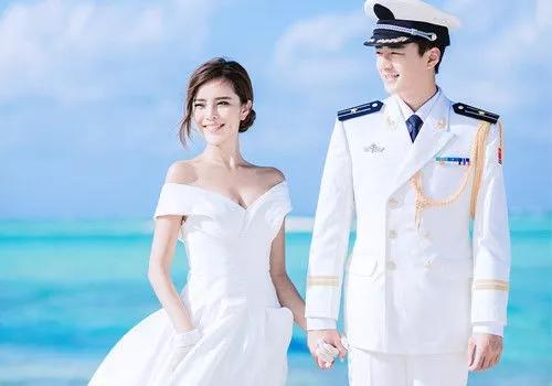 军人婚纱照风格推荐高级感,军人婚纱照四套衣服该怎么选风格