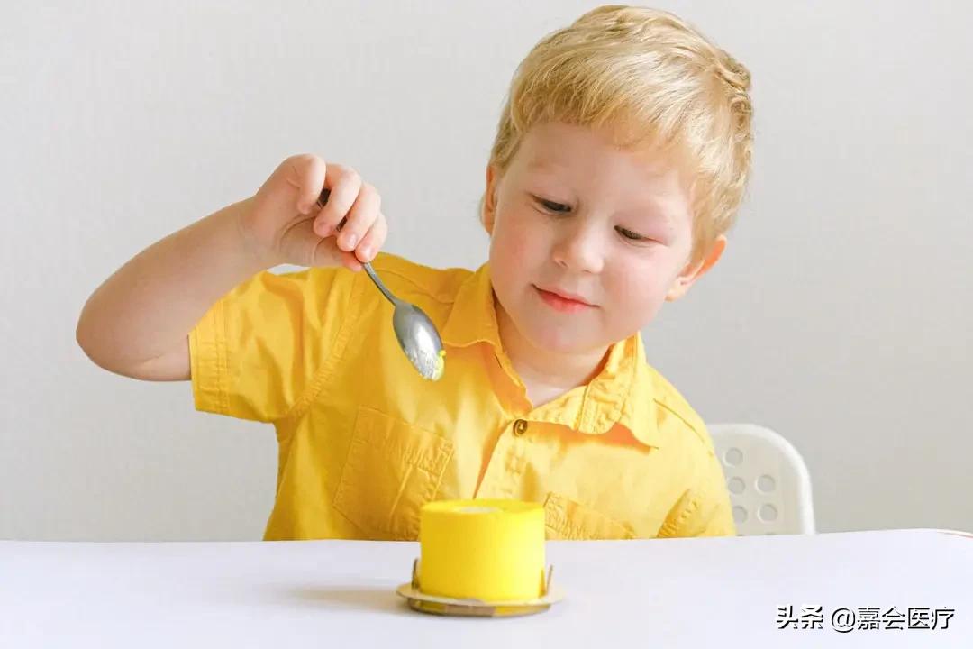 宝宝不怎么吃糖怎么还长蛀牙,不给孩子吃糖为什么还有蛀牙