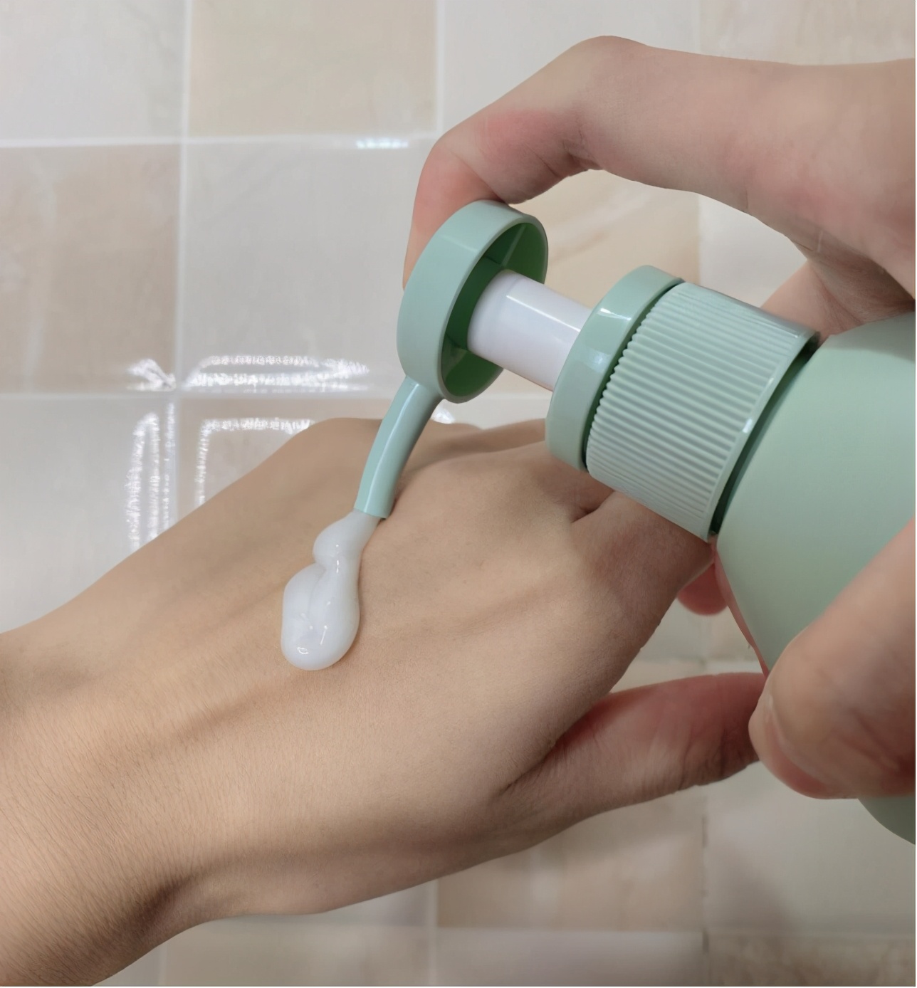 油头什么牌子洗发水好用,哪个牌子的洗发水蓬松效果好