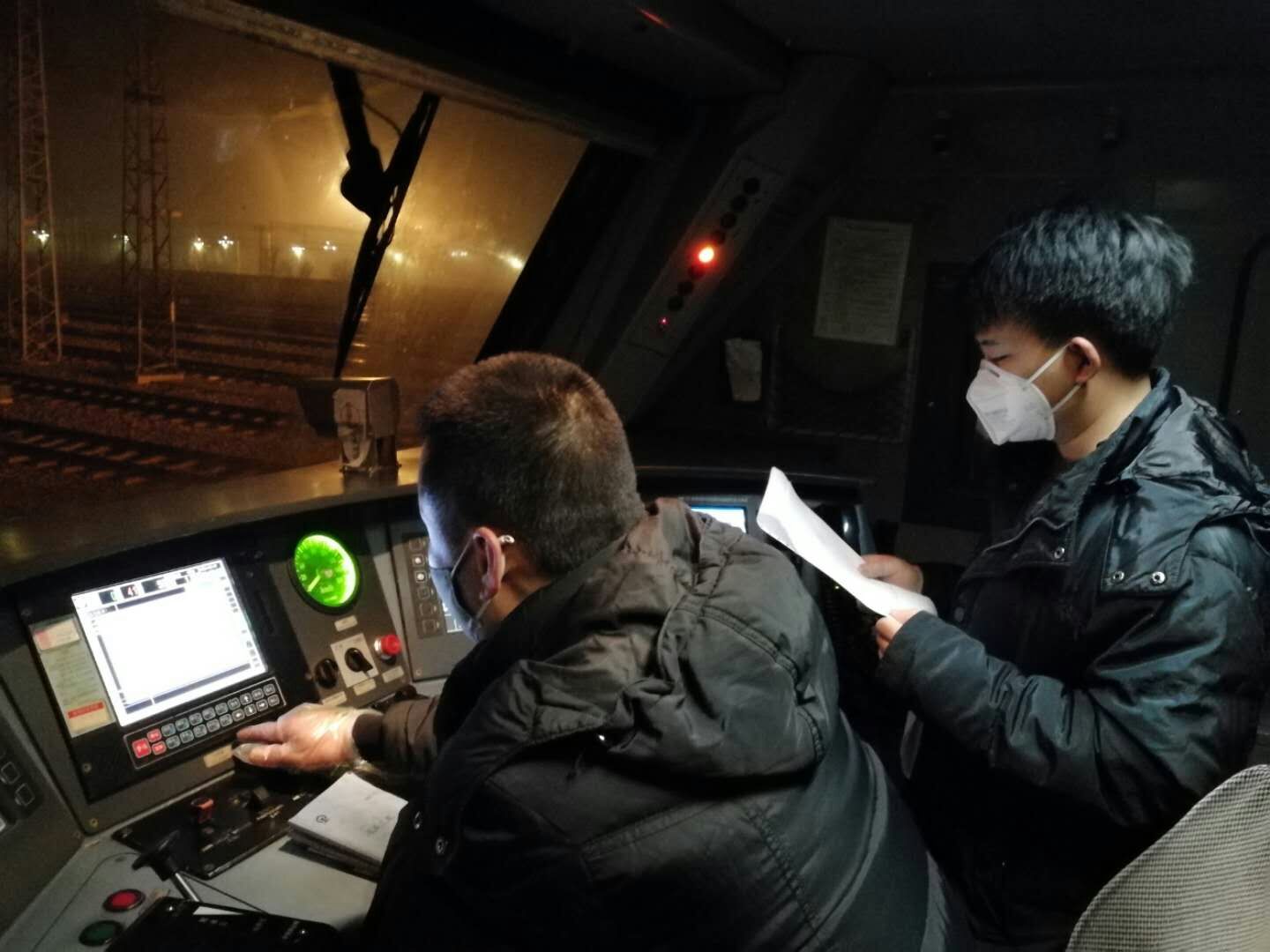 火车司机的苦与累,火车司机的心酸有谁能知道