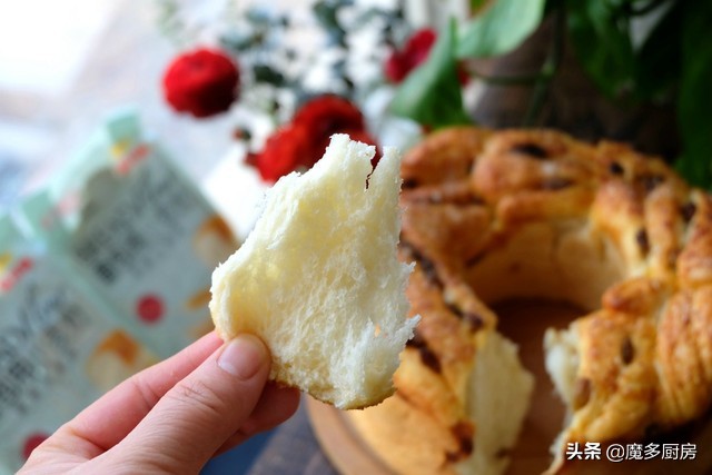 不加黄油炼乳葡萄干面包,蛋挞加淡奶油和炼乳葡萄干做法