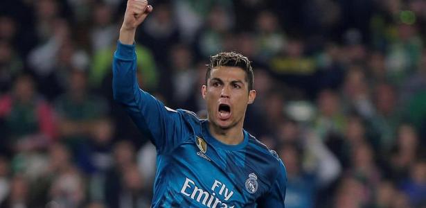 贝利在世界足球界什么地位,贝利真的厉害吗