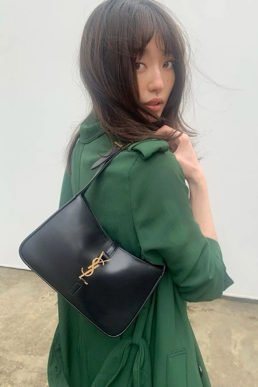 复古辣妹腋下包小众质感新月包,意大利腋下包推荐小众高级款