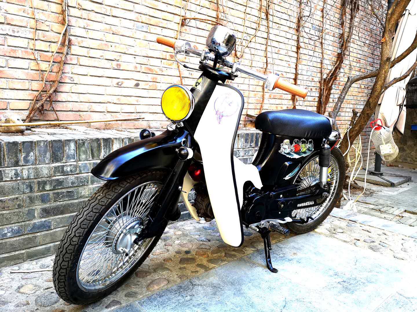 本田摩托车幼兽70c,改装老款铃木摩托