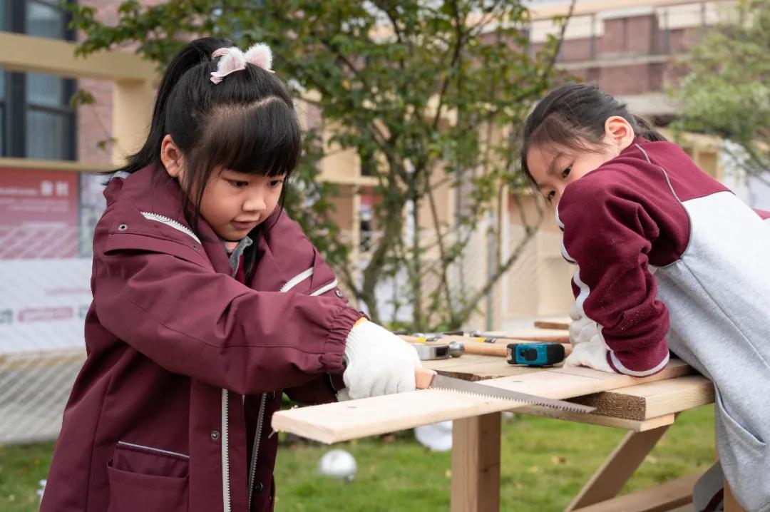 太拼了！为实现个性化教育，这所学校给学生开了100多门优能课