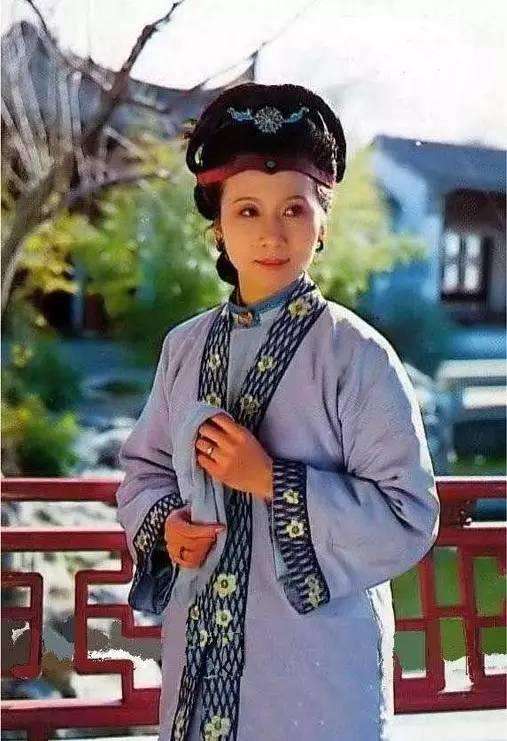 红楼梦十二位女性称为什么,红楼梦十二钗都有谁