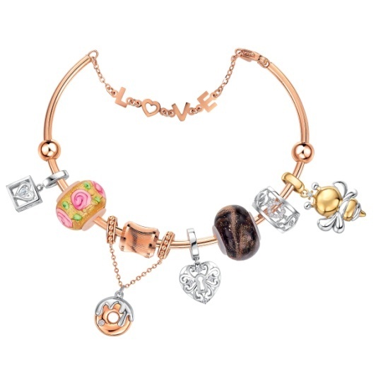 李易峰倾情演绎六福珠宝2020「DearQ」:爱我的女生很美哟