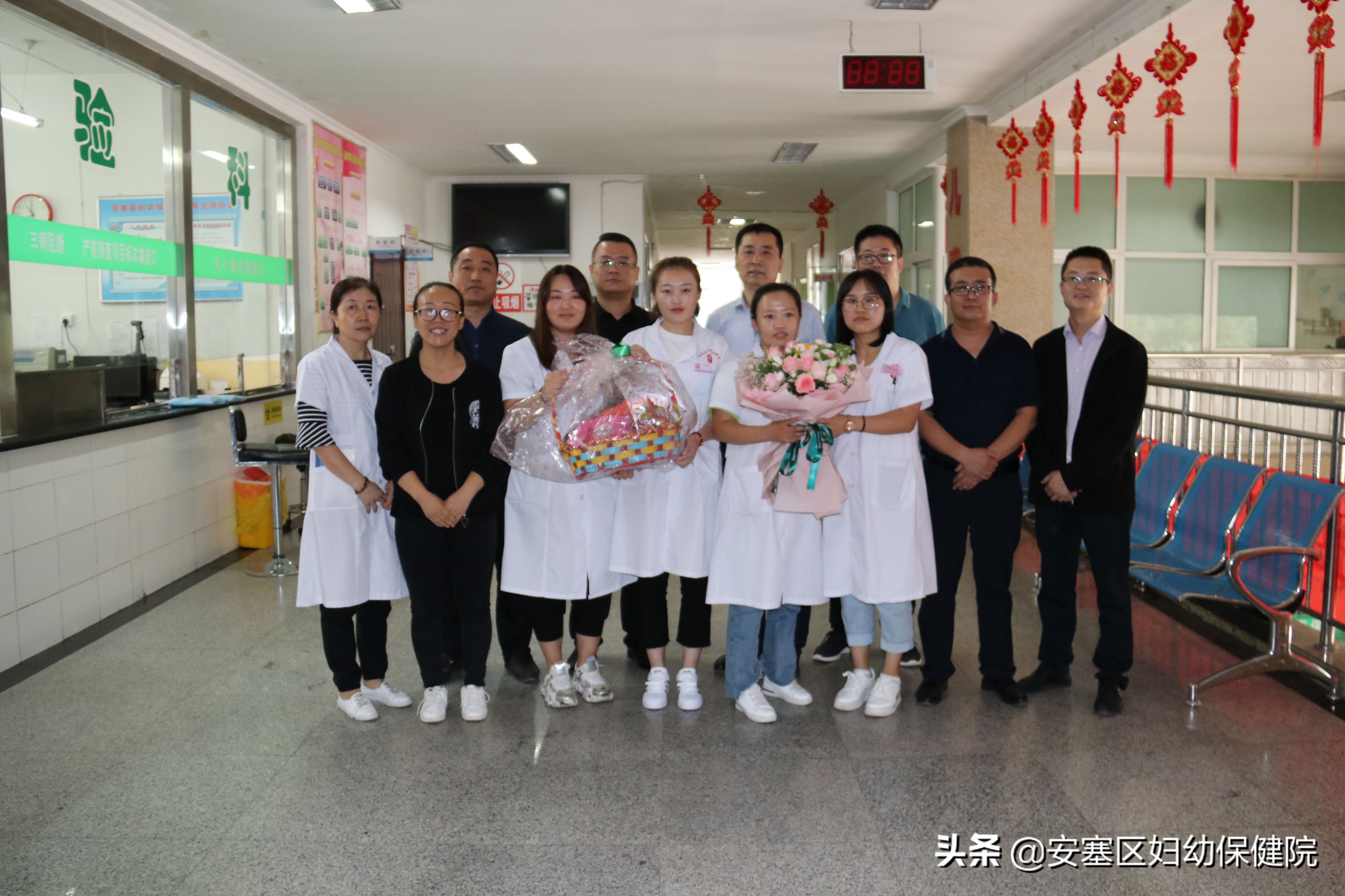 区妇保院院领导医师节看望慰问临床一线医生