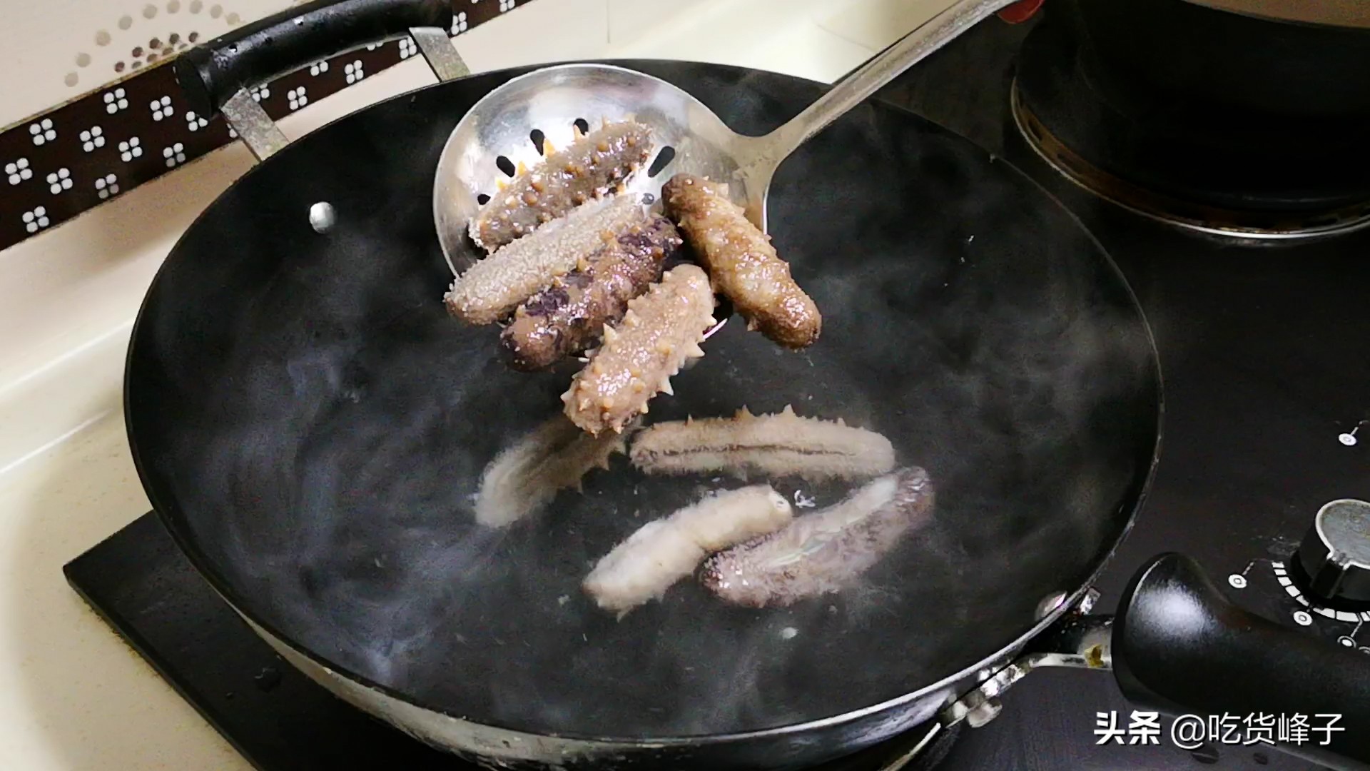 经典葱烧海参的家常做法,葱烧海参怎么做又脆又硬