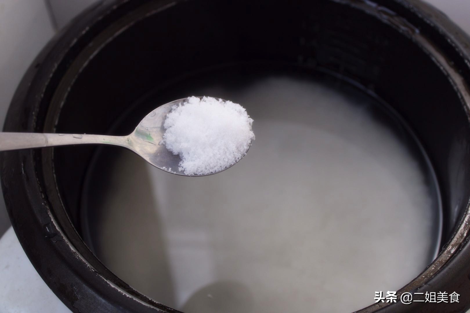 大米怎么蒸米饭又香又软,米饭蒸熟有点发硬怎么办