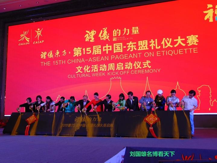 如何成为优秀的总裁助理？潘玲老师是这样指点大学生的