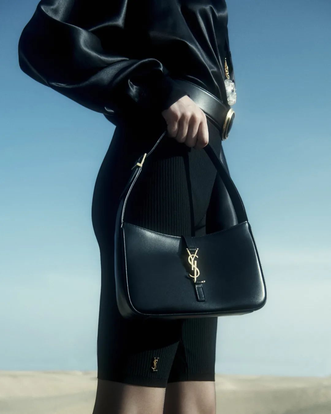 复古辣妹腋下包小众质感新月包,意大利腋下包推荐小众高级款