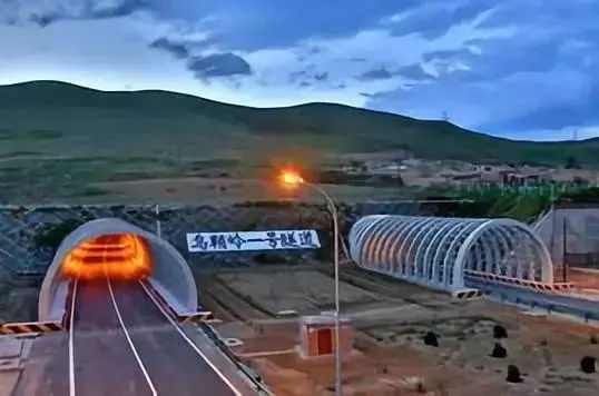 武威乌鞘岭的由来,中国最壮美的山岭武威乌鞘岭