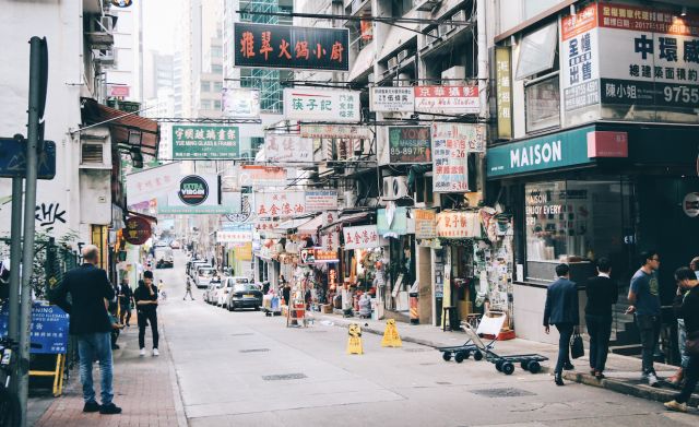 藏在行李箱里的秘密,行李箱里面藏着人