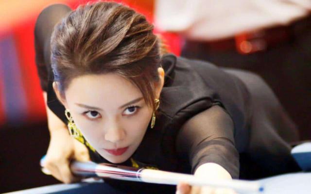 潘晓婷身价超8亿，比赛时屁股口袋总是鼓鼓的，说出原因惹人泪目