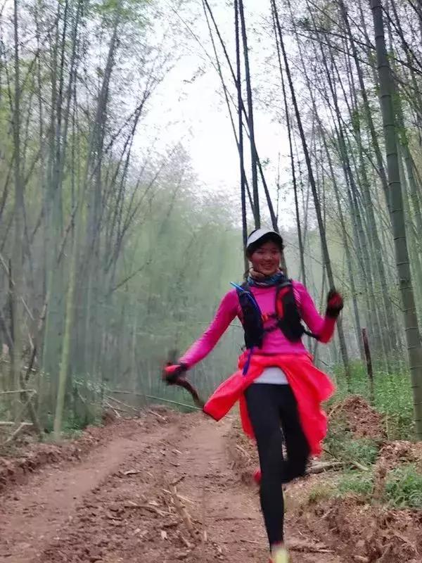 女子马拉松全马中国第一名,全马女生跑了37公里马拉松