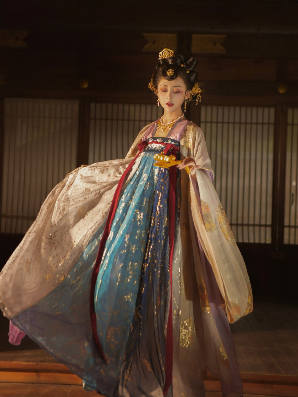 汉服好看为什么流行不起来,汉服那么好看为什么还穿现代装