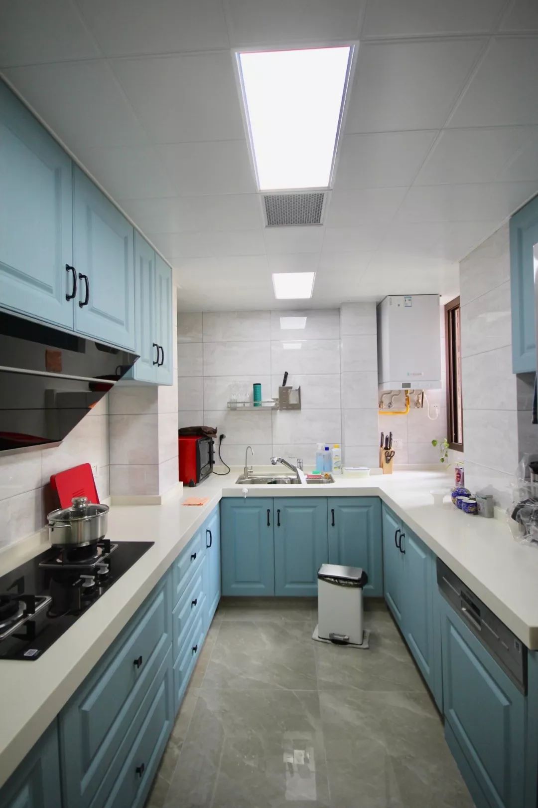 橱柜配色显高级的颜色,新中式厨房橱柜用啥颜色好看大气