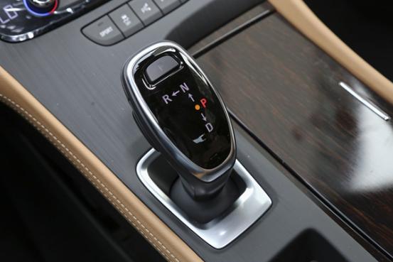 越自己的级让别人“越位”，买B级车价格的别克君越，有多香？