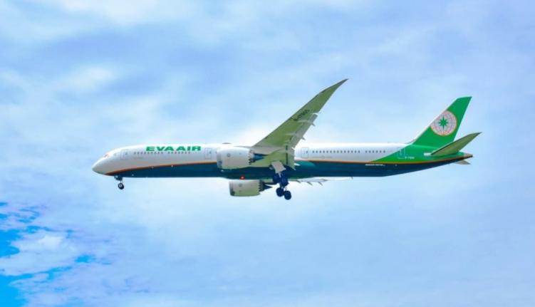 我花98抢了张机票，但不知道能去哪