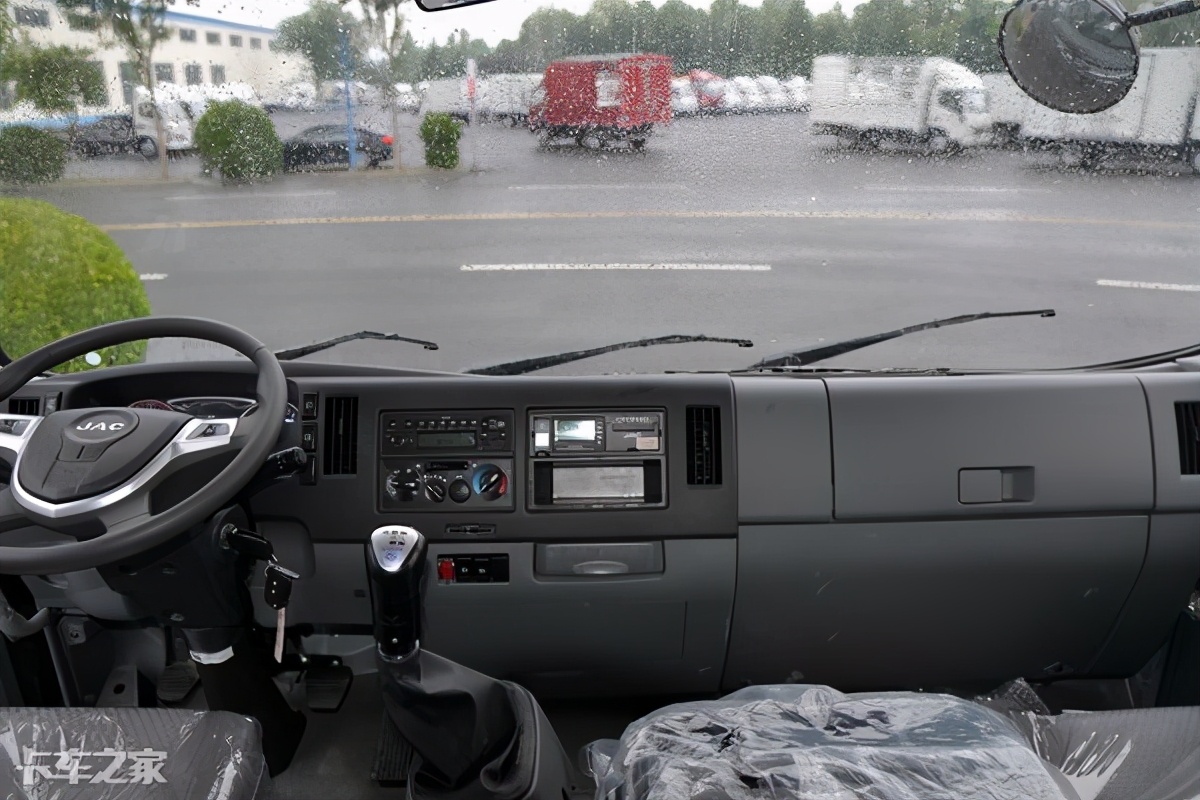 最便宜的国五6.8米载货车,15万以内最快的五款轿车