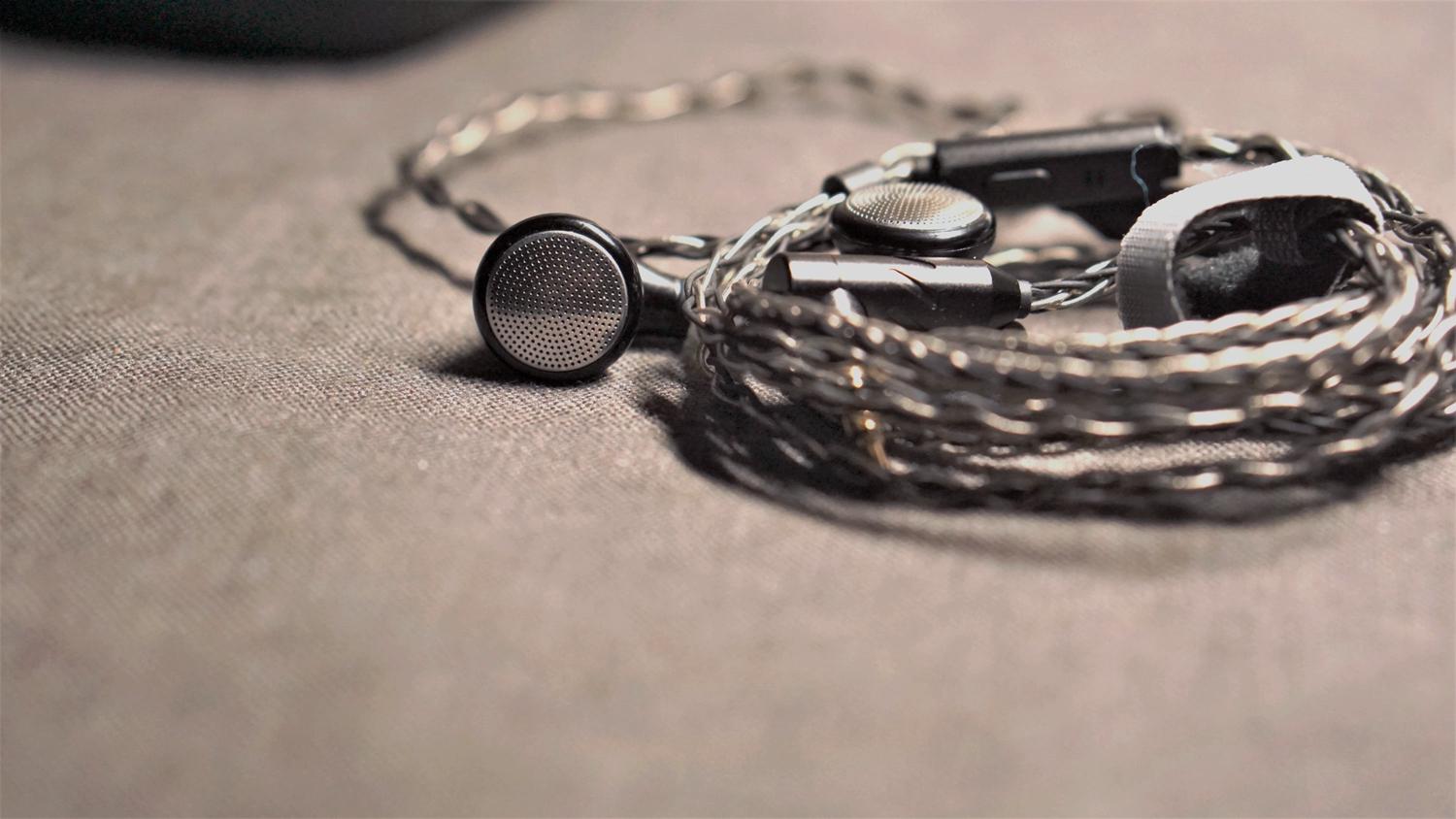 或许比原厂还要好一些：我的iPhone12的“高冷”配件们