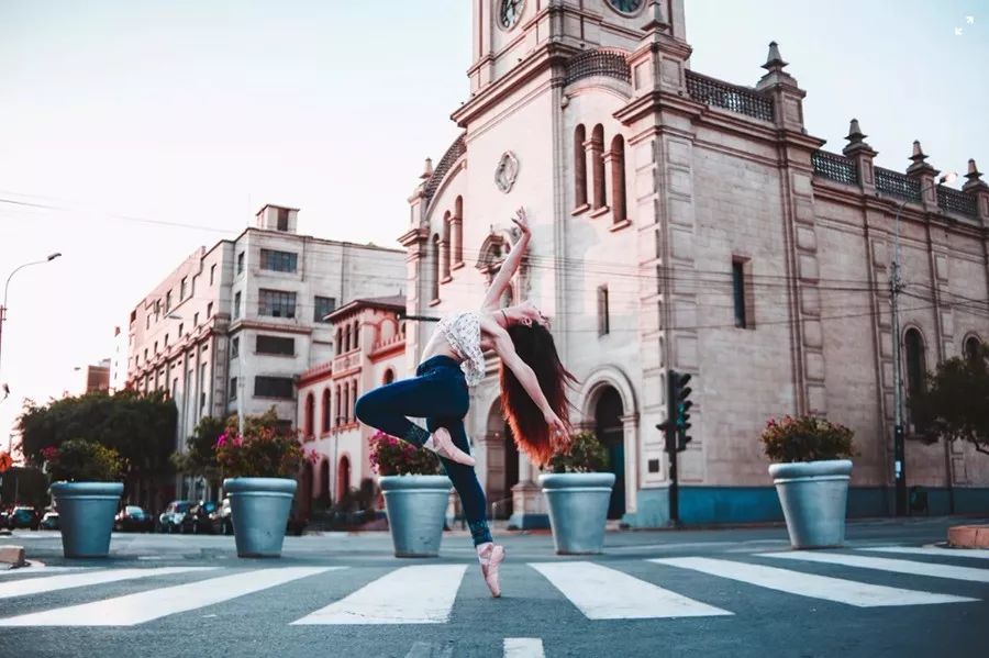 维密秀正式宣布取消，刘惜君把头发剪短了......曾经和TA的初识吗