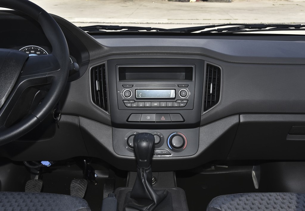 五菱荣光新卡今年最新版,五菱荣光新卡需要办理营运证吗