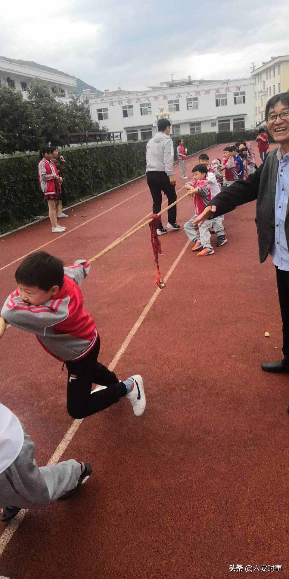 铁冲实验学校第七届运动会,铁小学校运动会开幕