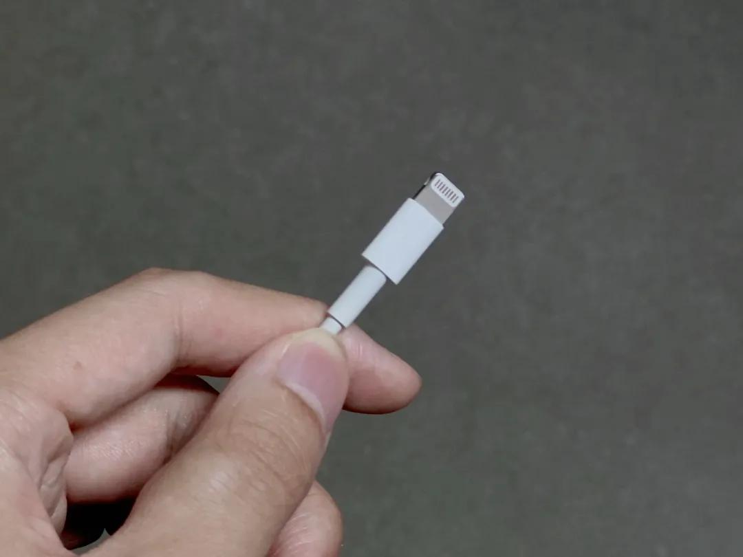 iphonelightning数据线发布,iphone用了10年的电池