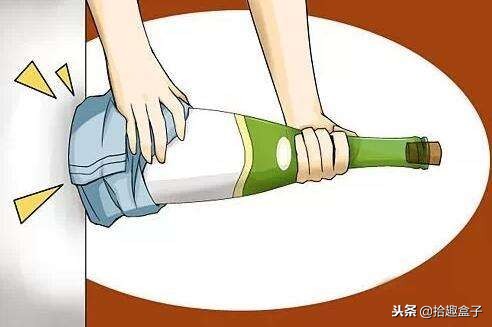 红酒软木塞破损没有开瓶器怎么开,红酒忘带开瓶器