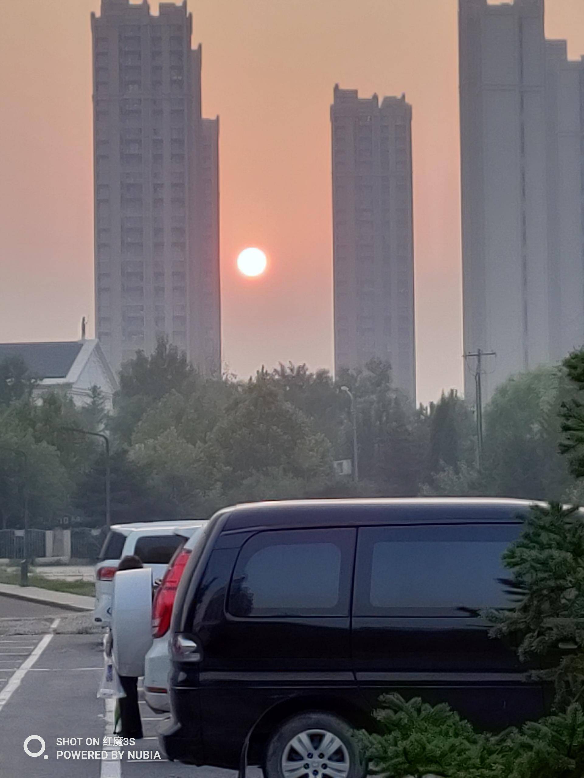 红魔3s在2020年值不值买,红魔3s全新机最低售价