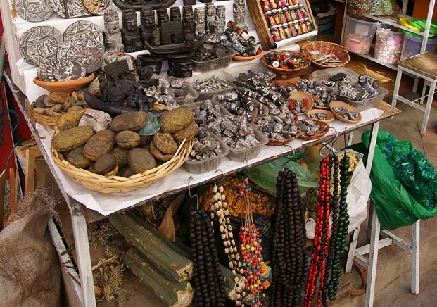 世界上唯一的“女巫市场”，售卖的东西千奇百怪，常人无法理解