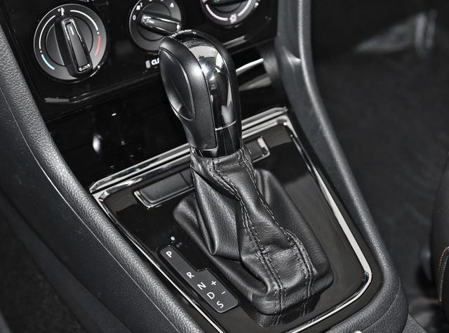 蔚领和斯柯达明锐对比,开过本田思域后再开大众