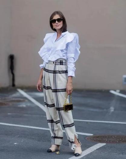 打*裤底**就要失宠了，今年大家都在穿“豆腐裤”，遮肉显高还时髦