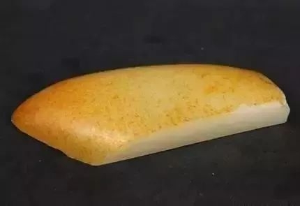 鉴别真假和田玉最简单有效的方法,瓷看底玉看皮和田玉皮色的重要性