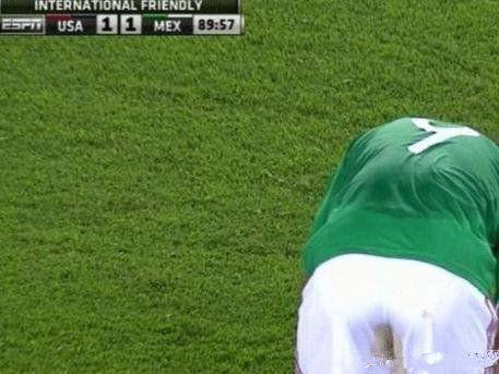 职业赛场拉肚子怎么办,罗斯受伤被扶回更衣室