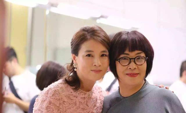 她是荧屏最美赵飞燕，被英达堂弟“骗”感情生下女儿后被抛弃