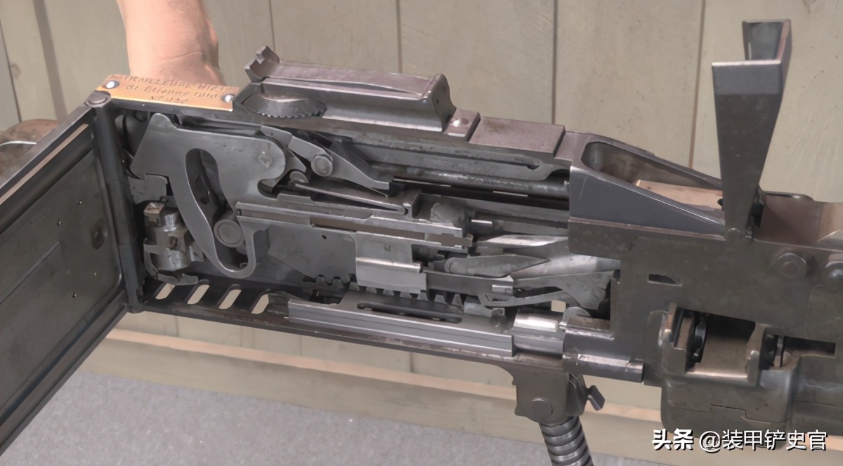 维克斯马克沁1912气冷式重机枪,被马克沁机枪和大炮取代的年代