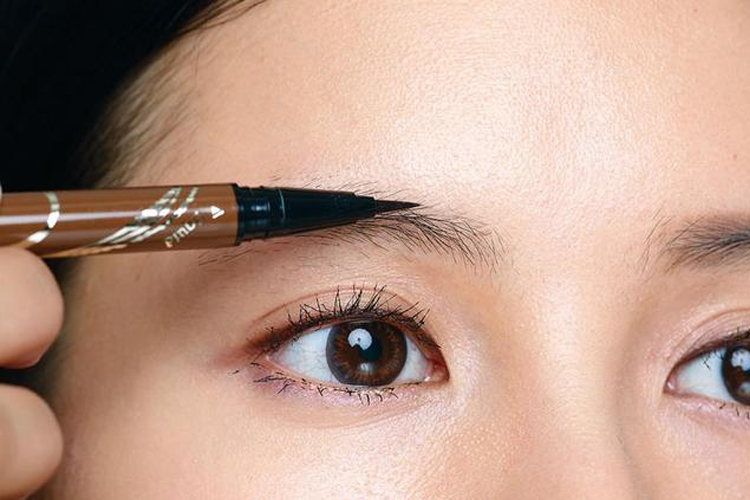 新手用眉笔画眉视频,新手画眉毛用一支眉笔画眉教程