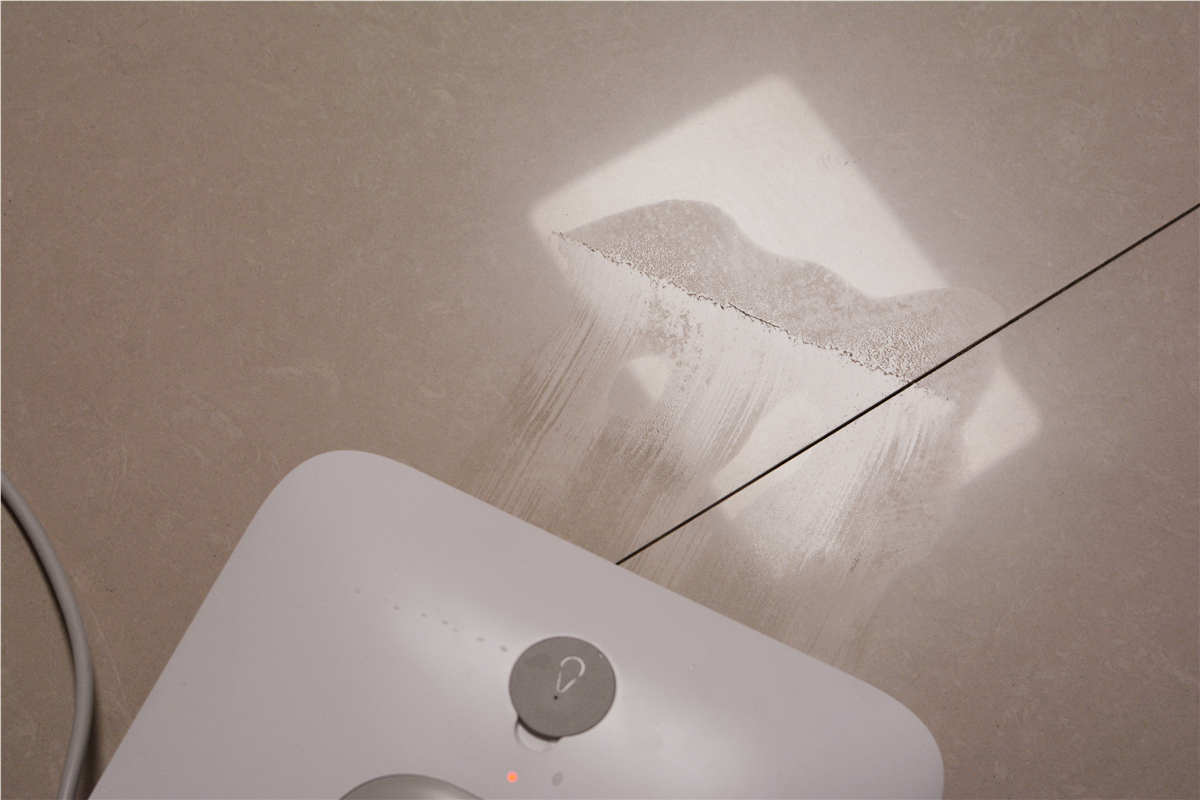 小米有品众筹上线洒哇地咔蒸汽拖把,即拖即干,性价比超高