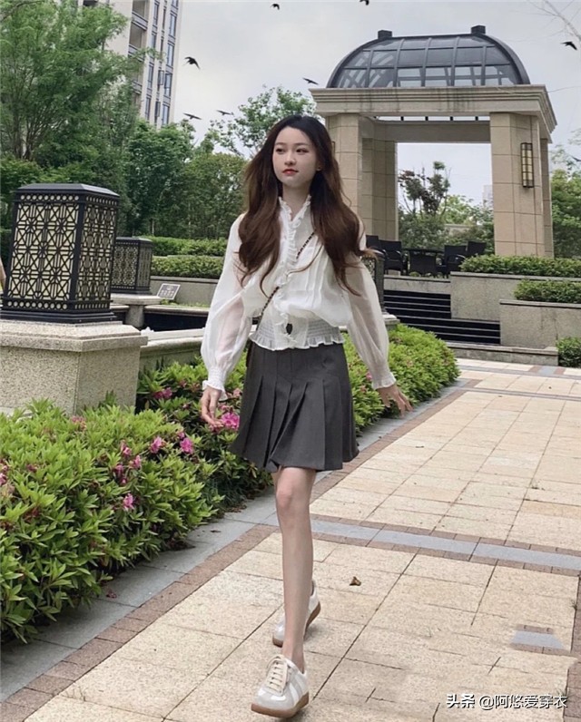 矮个女生穿什么腿显长,个矮的女生不适合穿什么颜色