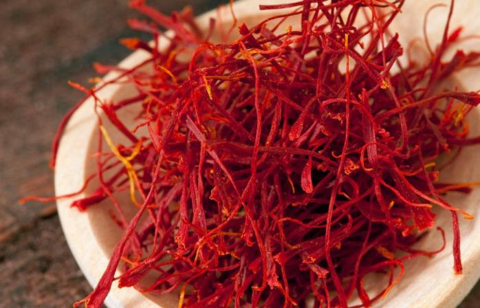 藏红花开花样子,藏红花有开黄色的花吗