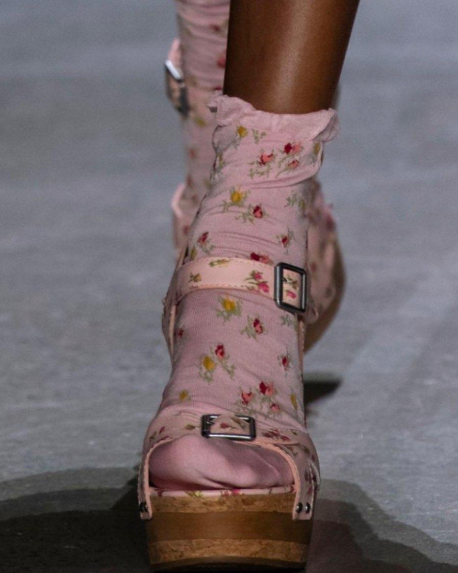 安娜苏高跟鞋是什么牌子的,安娜苏高跟鞋正品