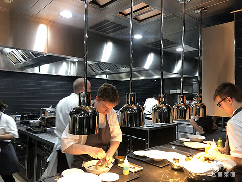 伦敦朗廷酒店套房,伦敦朗廷酒店简介