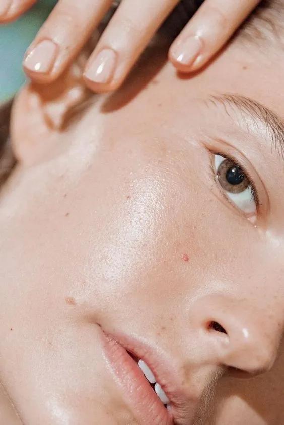 宋茜离不开十级美颜？素颜不忍直视？