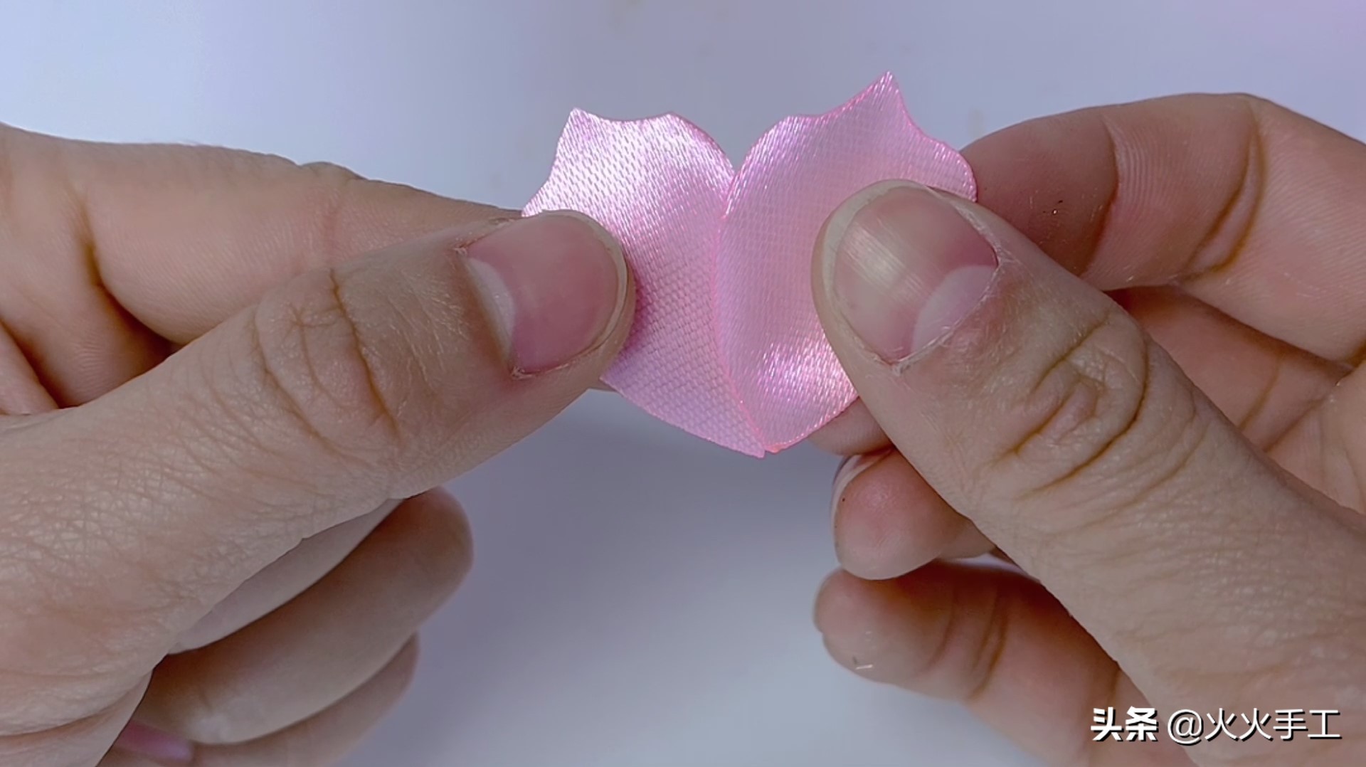 白浅的十里桃花，不用三生三世，在家用粉色丝带就可以很快完成